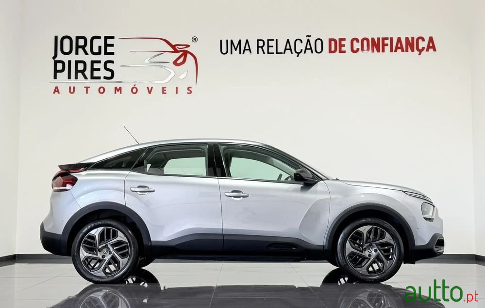 2022' Citroen C4 1.2 Puretech Shine photo #3