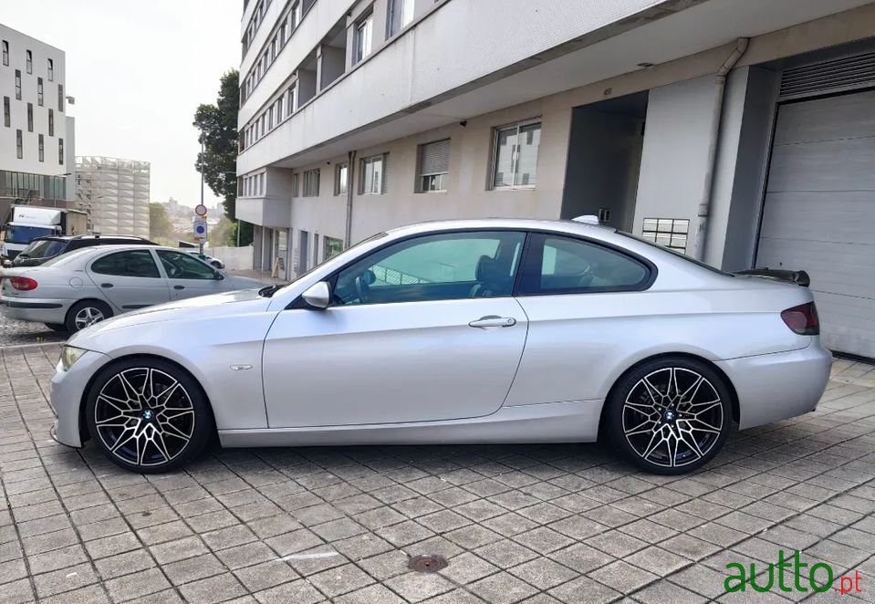 2007' BMW 320 photo #5