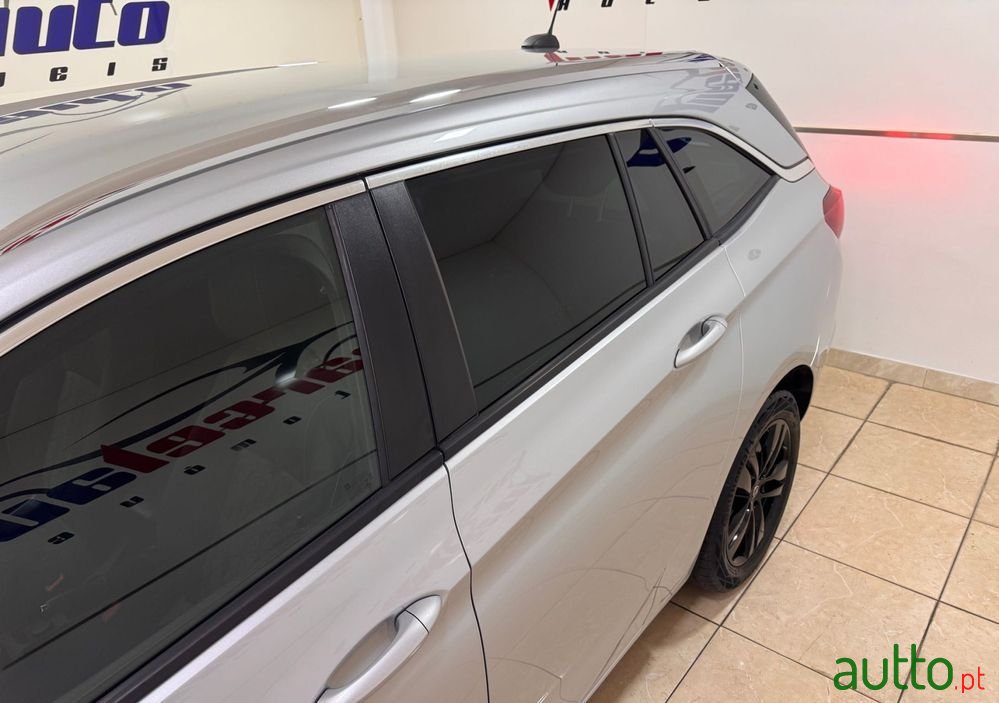 2019' Opel Astra Sports Tourer photo #3