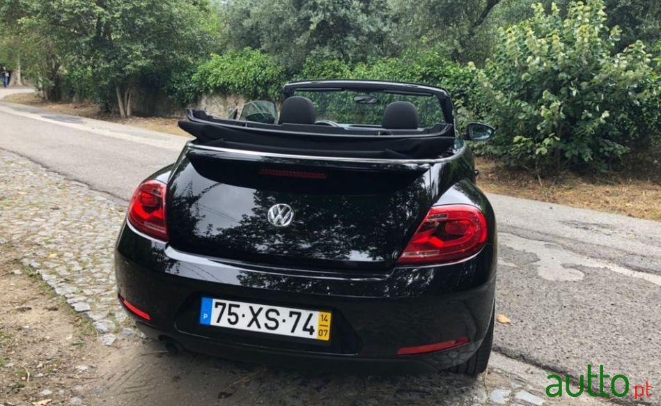 2014' Volkswagen New Beetle photo #2