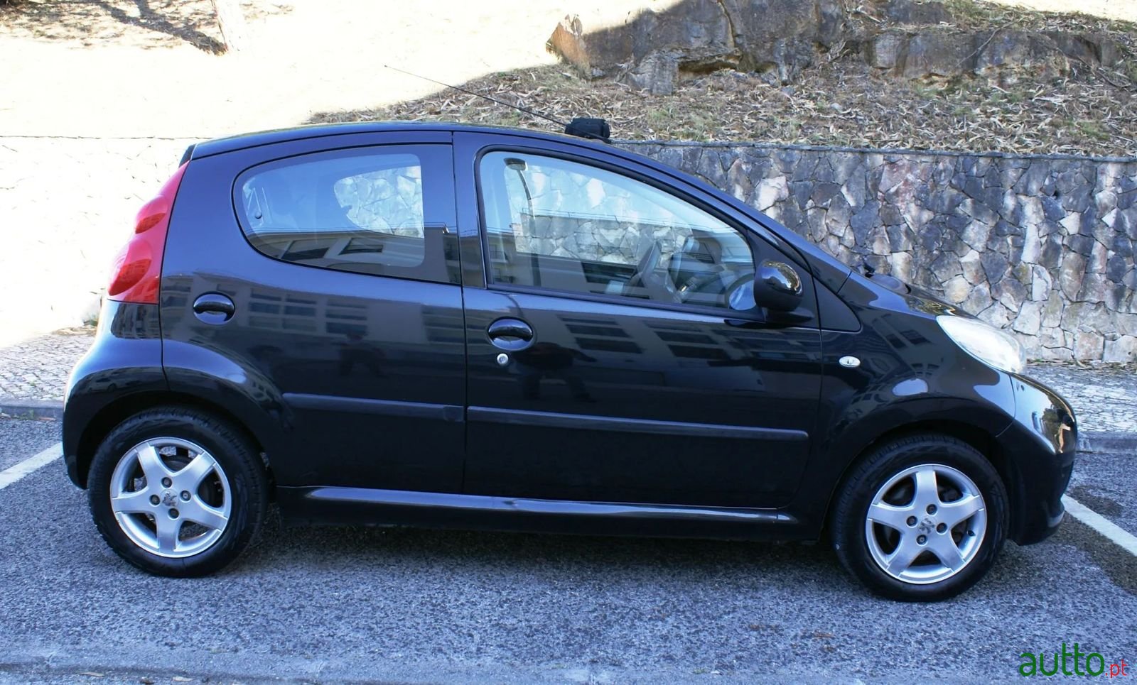 2010' Peugeot 107 photo #4