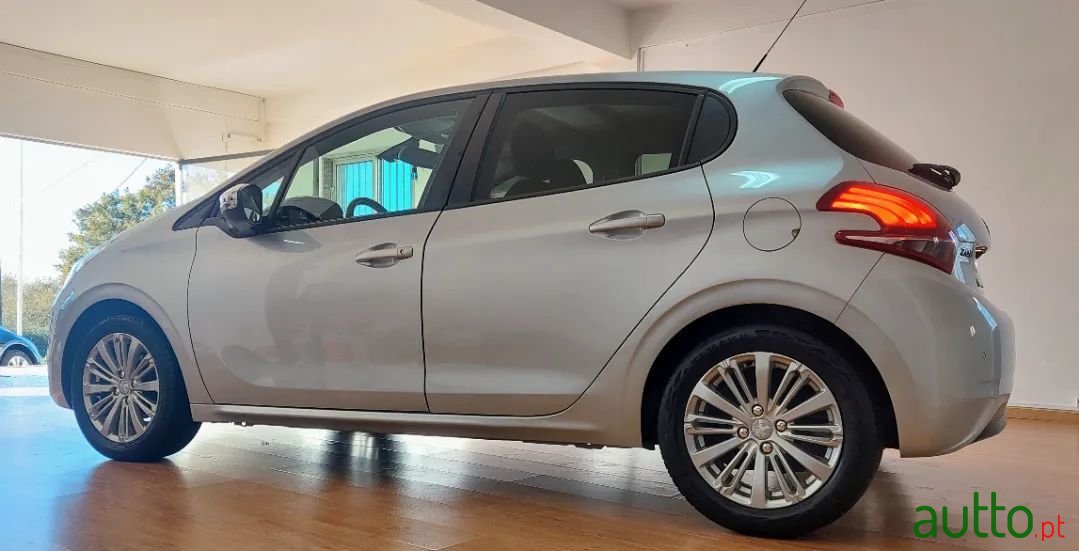 2017' Peugeot 208 photo #4