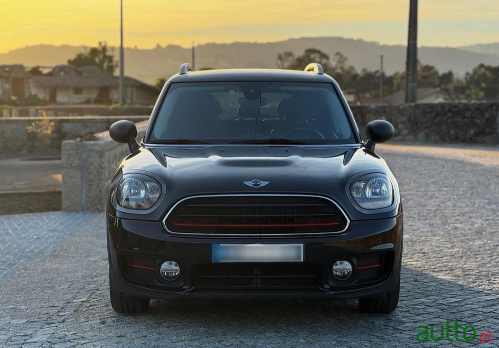 2018' MINI Countryman One D photo #4
