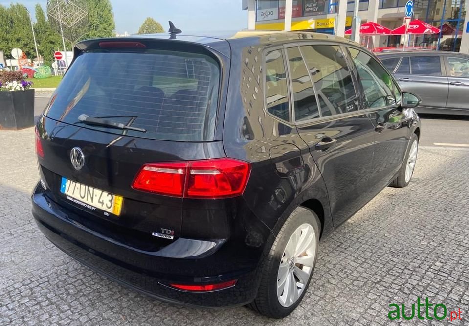 2014' Volkswagen Golf Sportsvan photo #6