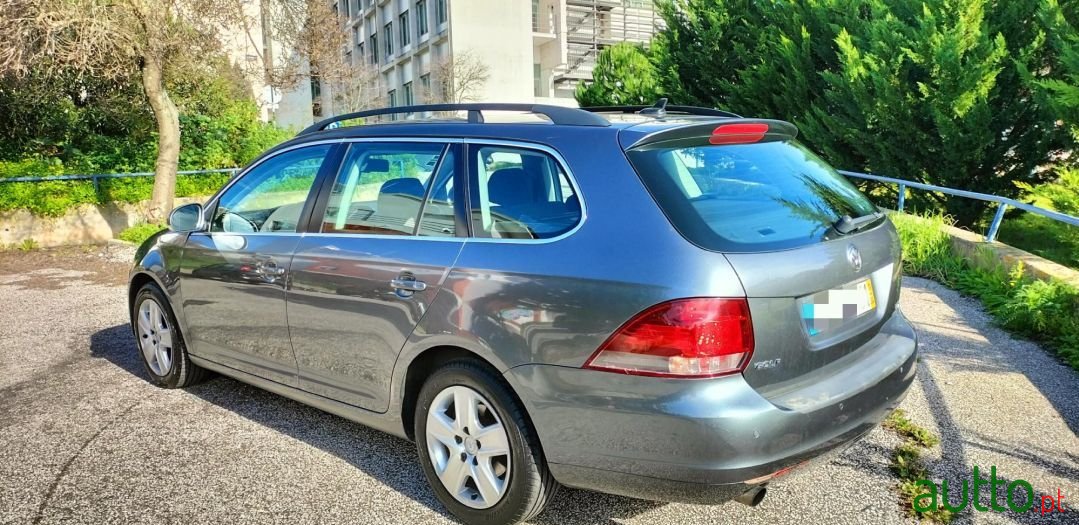 2010' Volkswagen Golf Variant photo #2