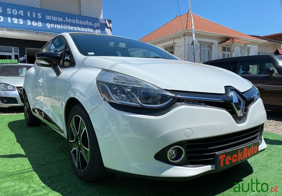2014' Renault Clio photo #3
