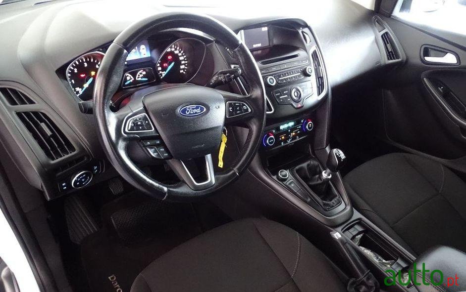 2016' Ford Focus photo #1