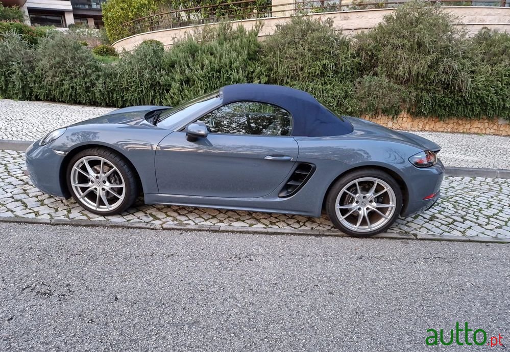 2016' Porsche 718 Boxster photo #3