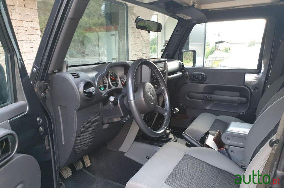 2010' Jeep Wrangler photo #2