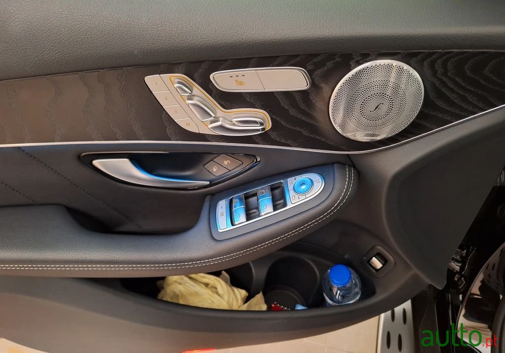 2018' Mercedes-Benz GLC 250 D Amg Line 4-Matic photo #4