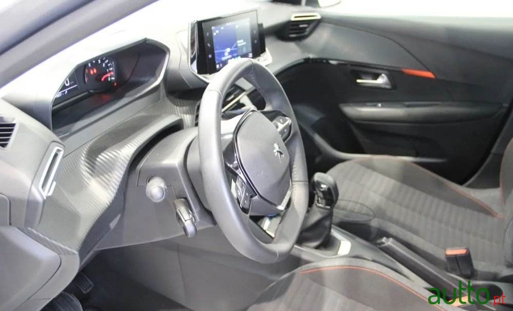 2023' Peugeot 208 photo #6