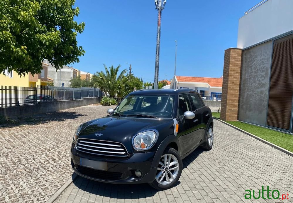 2011' MINI Countryman Cooper D photo #5