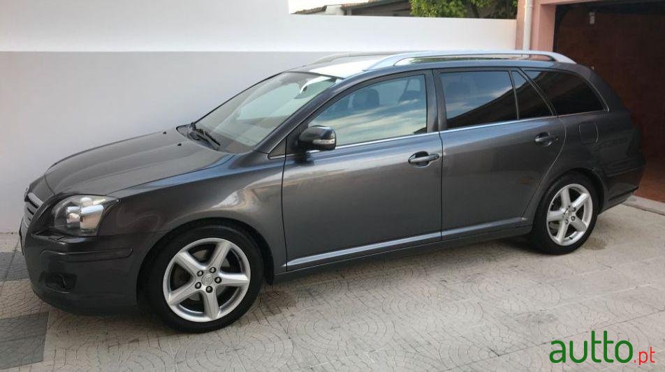 2007' Toyota Avensis photo #2