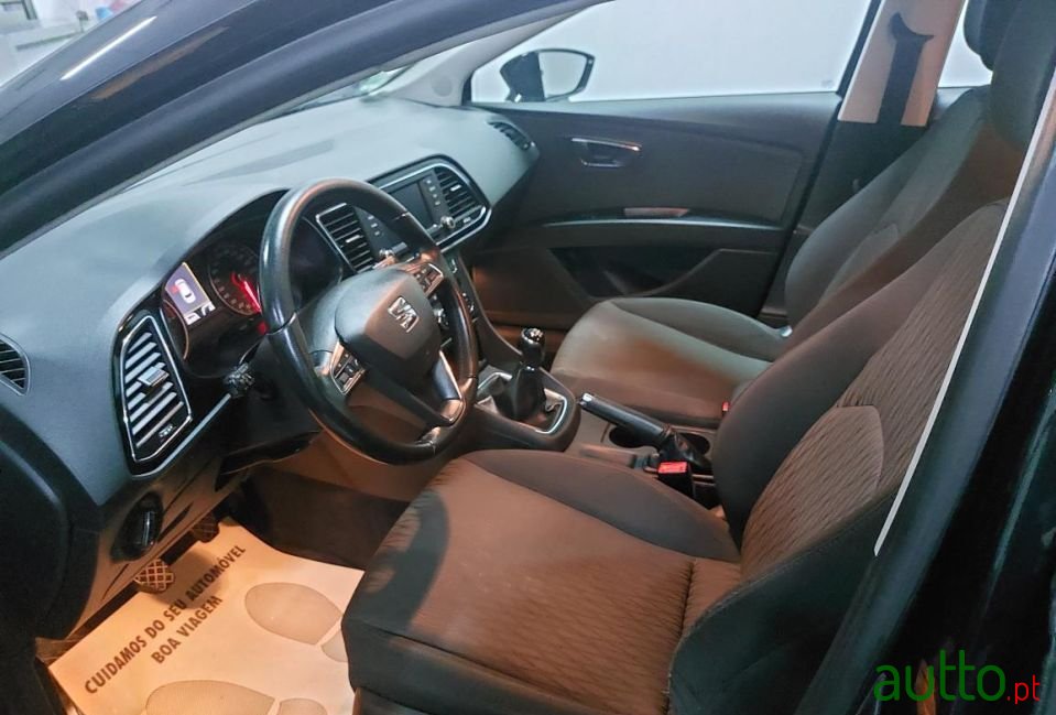 2014' SEAT Leon-St photo #5