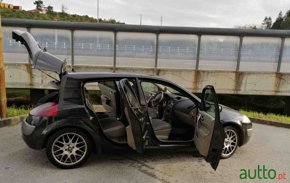 2003' Renault Megane photo #1
