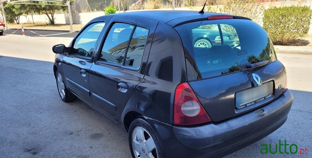 2004' Renault Clio photo #1