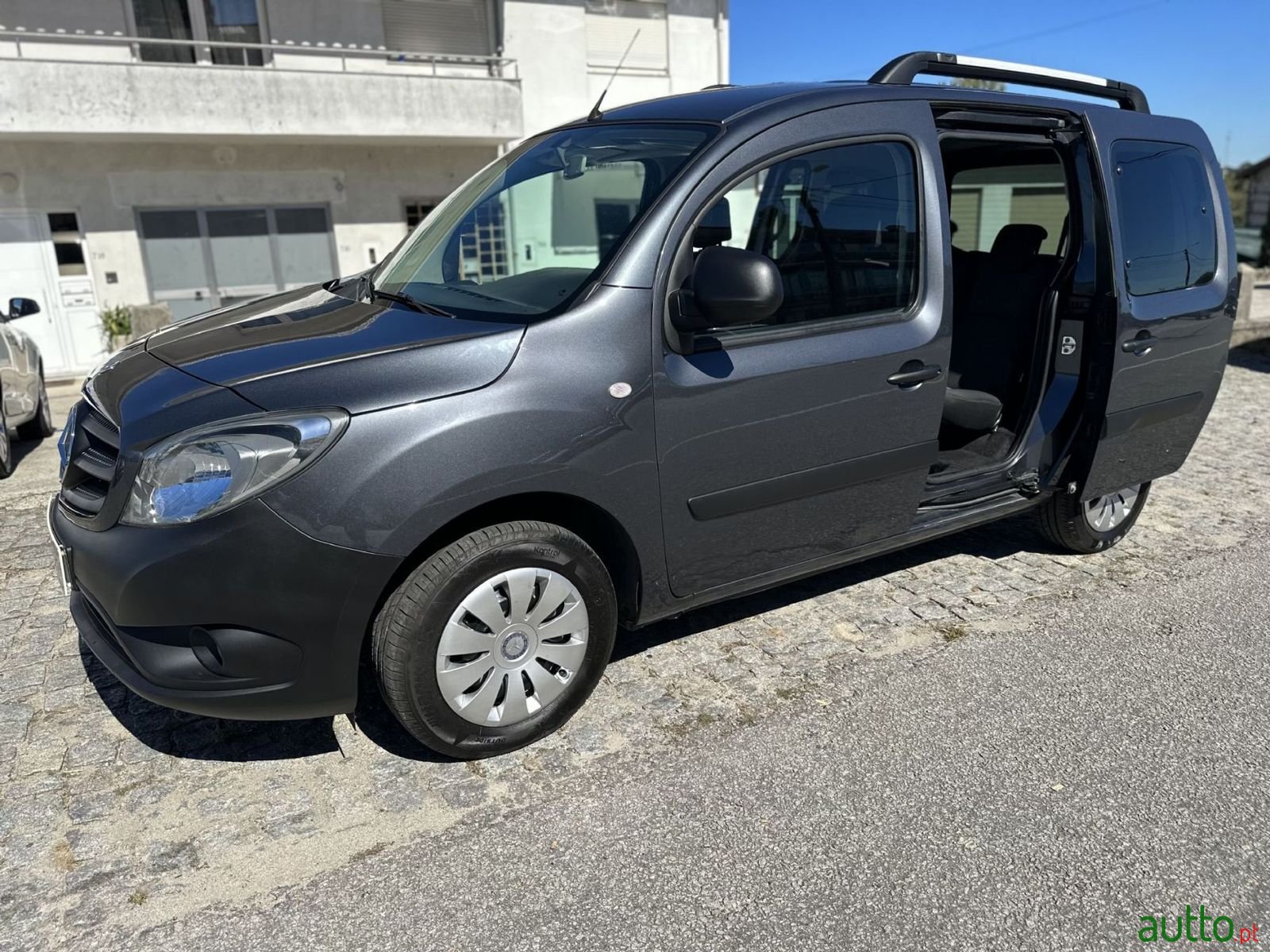 2014' Mercedes-Benz Citan photo #5