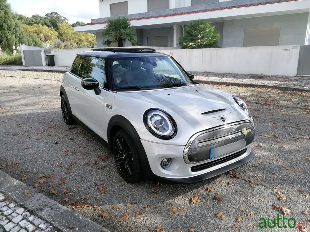 2020' MINI Cooper Se Collection photo #1