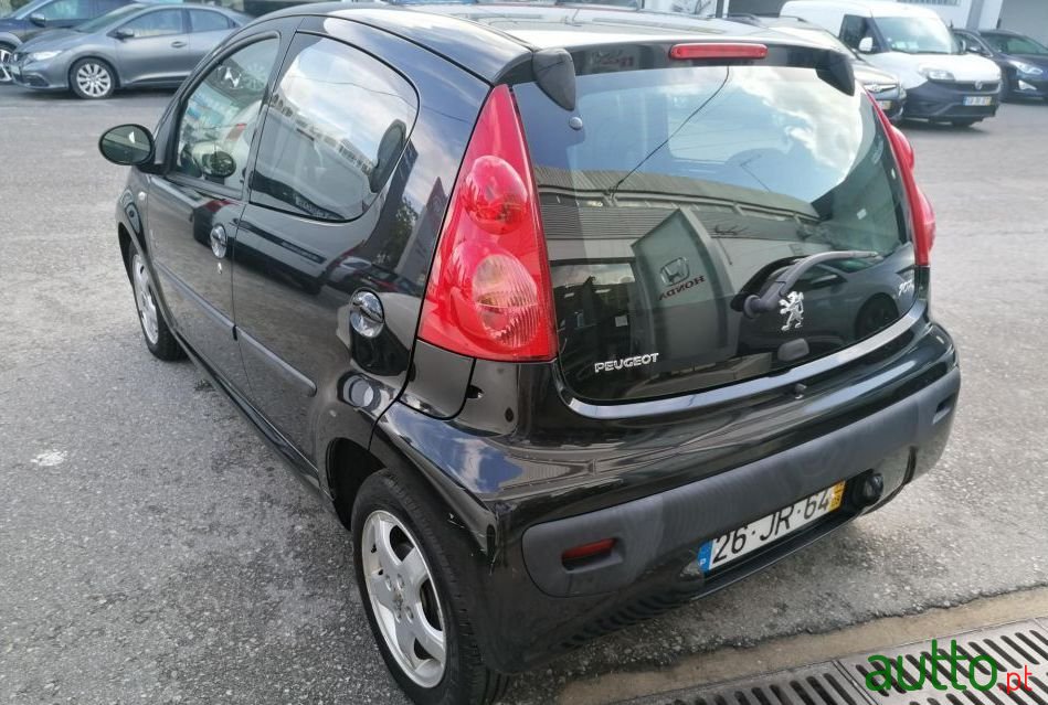 2010' Peugeot 107 photo #1