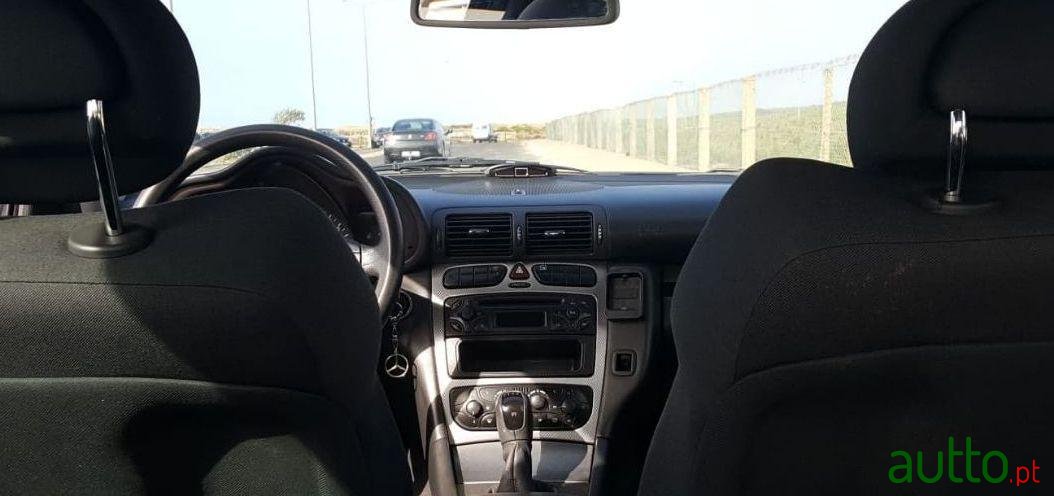 2002' Mercedes-Benz C-220 photo #1