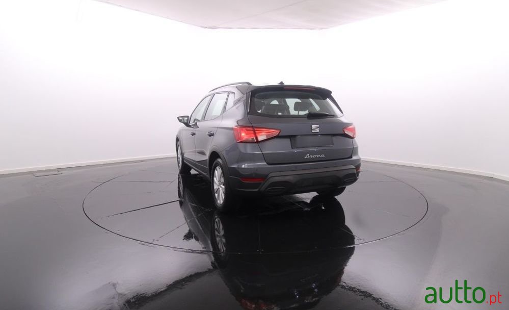 2022' SEAT Arona 1.0 Tsi Style photo #5