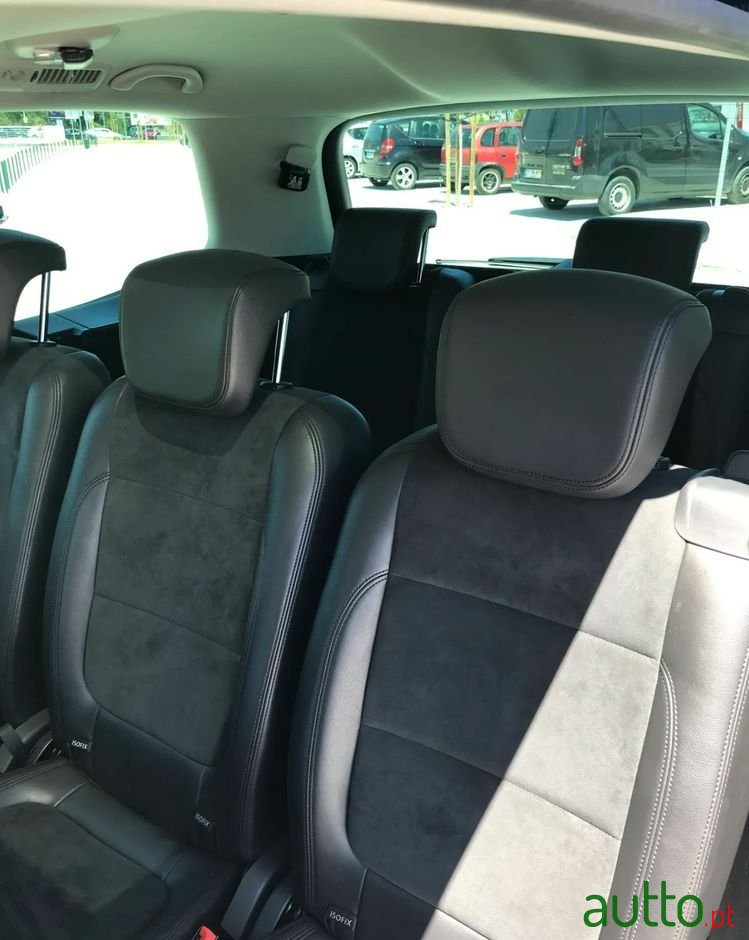 2011' Volkswagen Sharan photo #6