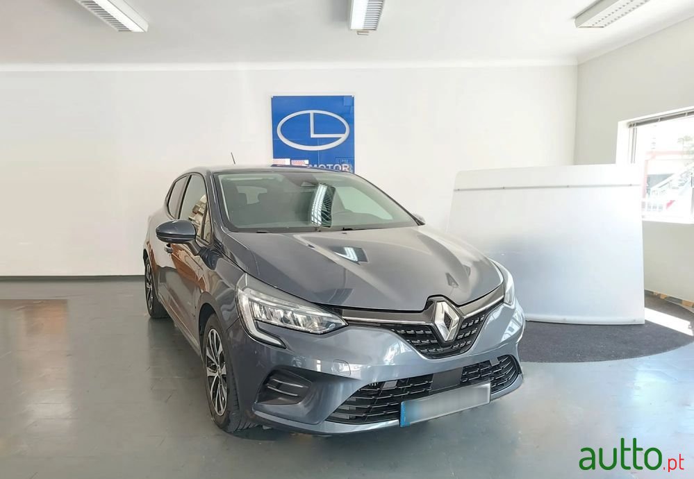 2021' Renault Clio photo #1