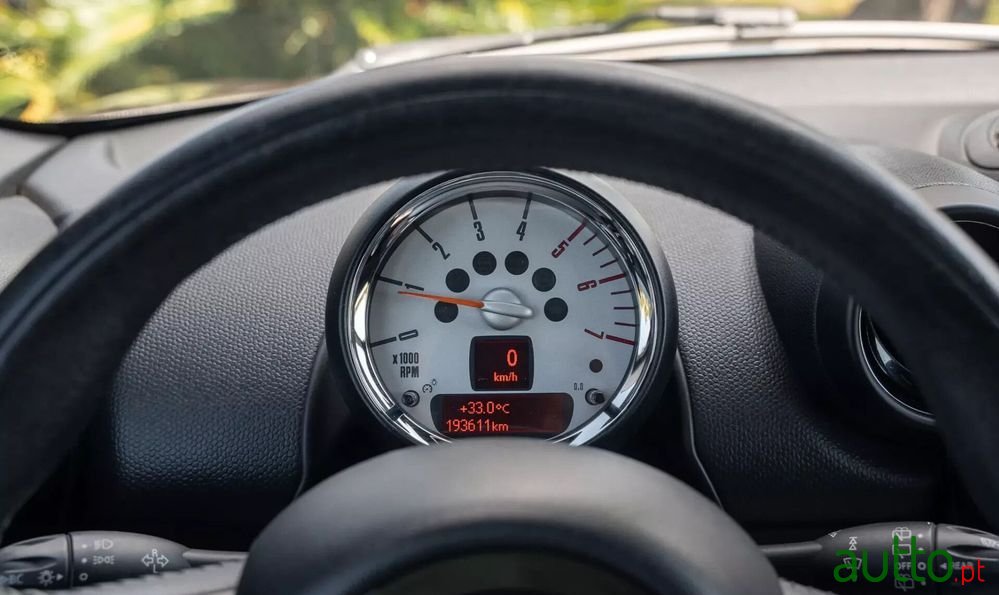 2013' MINI Paceman photo #5