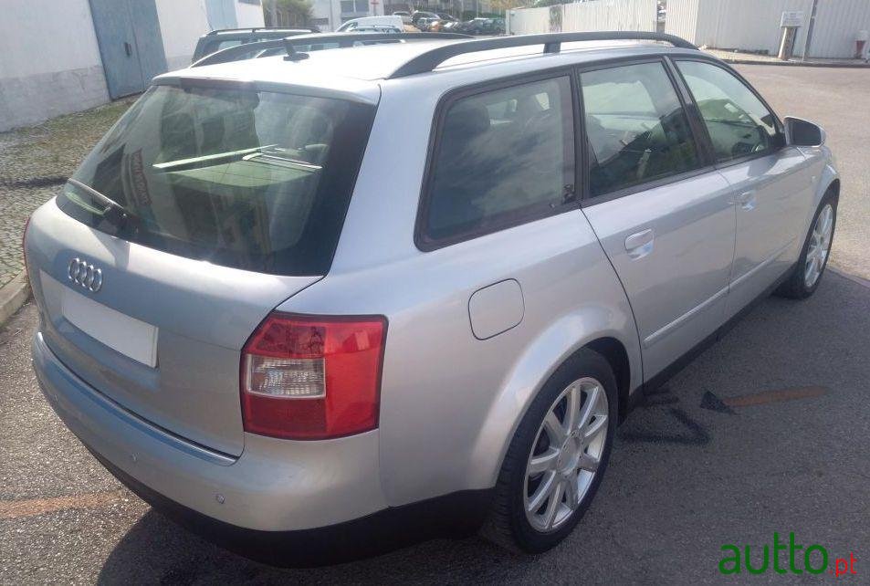 2002' Audi A4 Avant photo #1