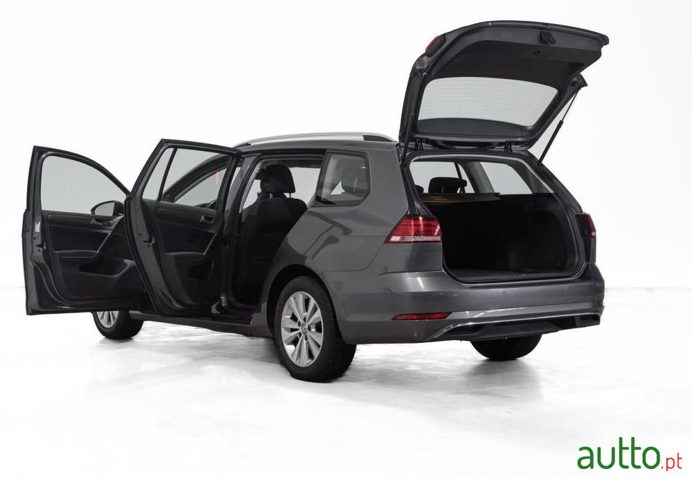 2017' Volkswagen Golf Variant photo #5