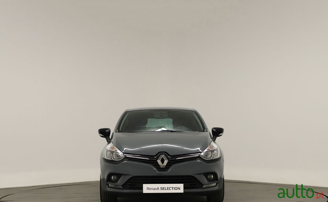 2019' Renault Clio photo #2