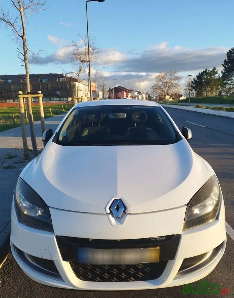 2010' Renault Mégane Coupe 1.5 Dci Gt Line photo #2