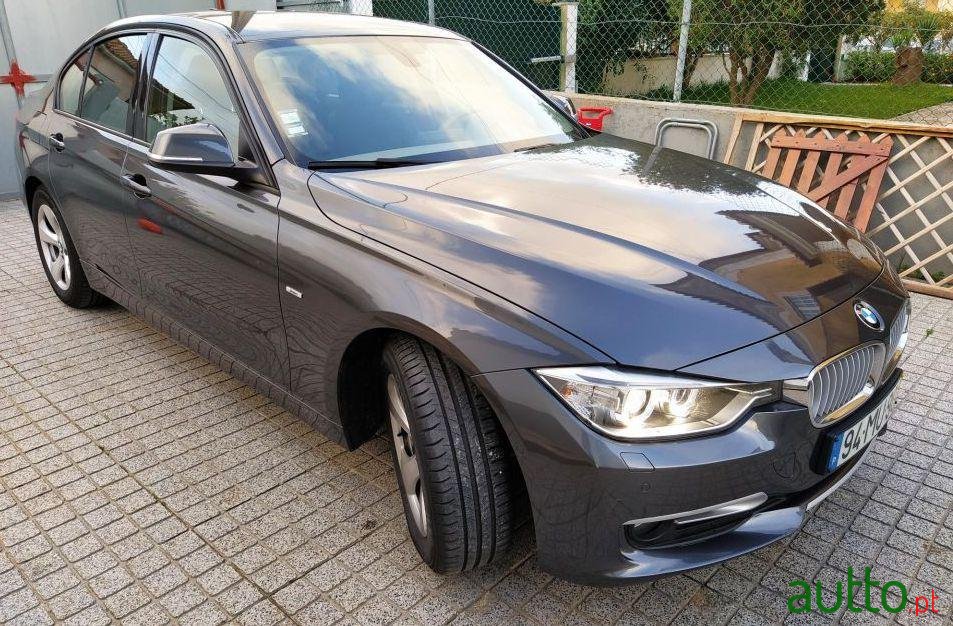 2012' BMW 320 D photo #2