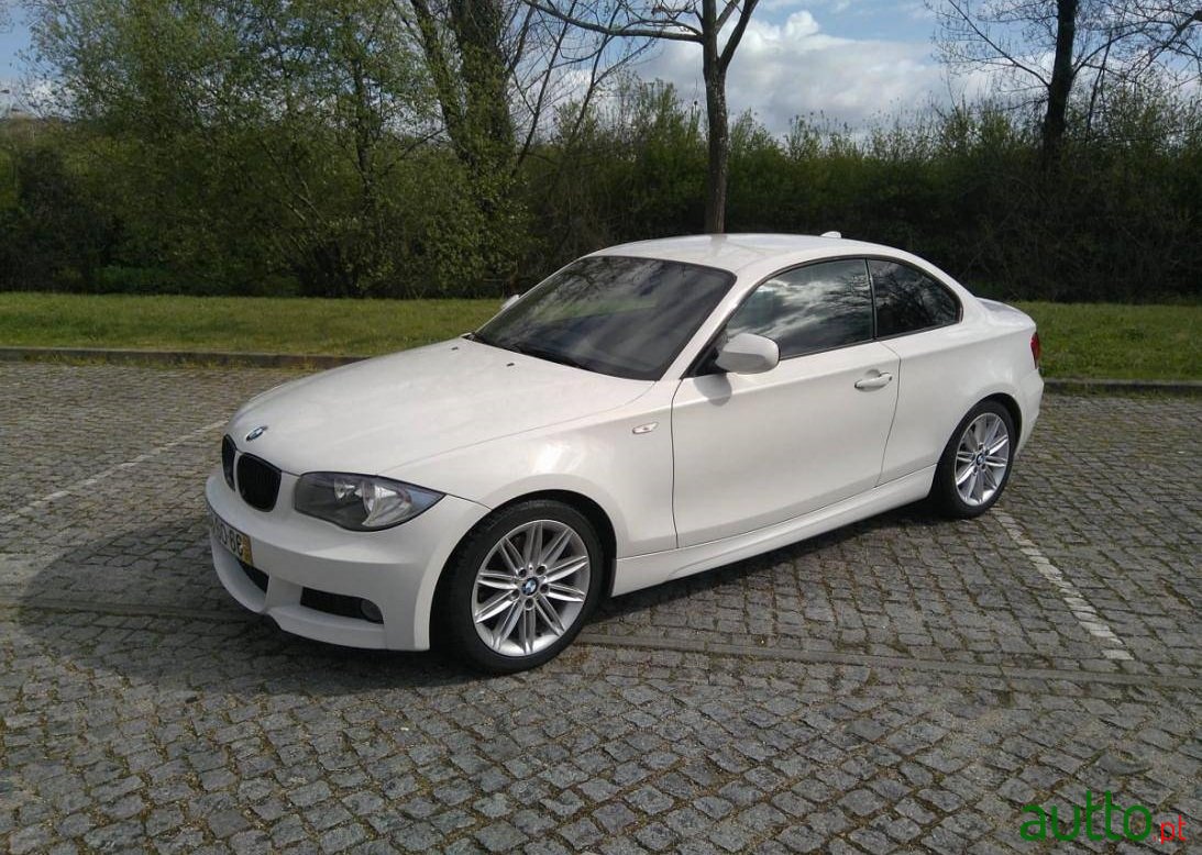 2010' BMW 120 d Pack M Coupé photo #1