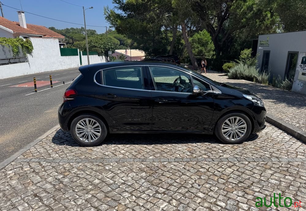 2018' Peugeot 208 photo #6