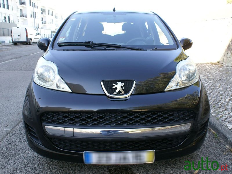 2010' Peugeot 107 photo #2