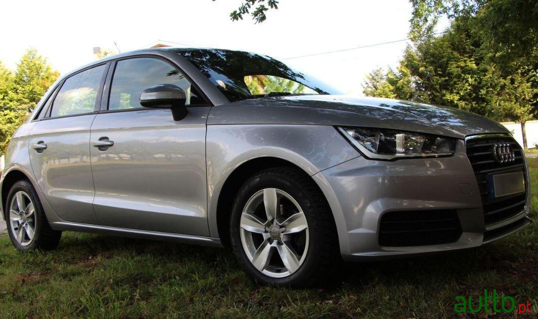 2015' Audi A1 Sportback photo #3