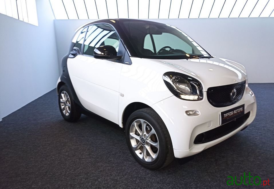 2016' Smart Fortwo photo #2