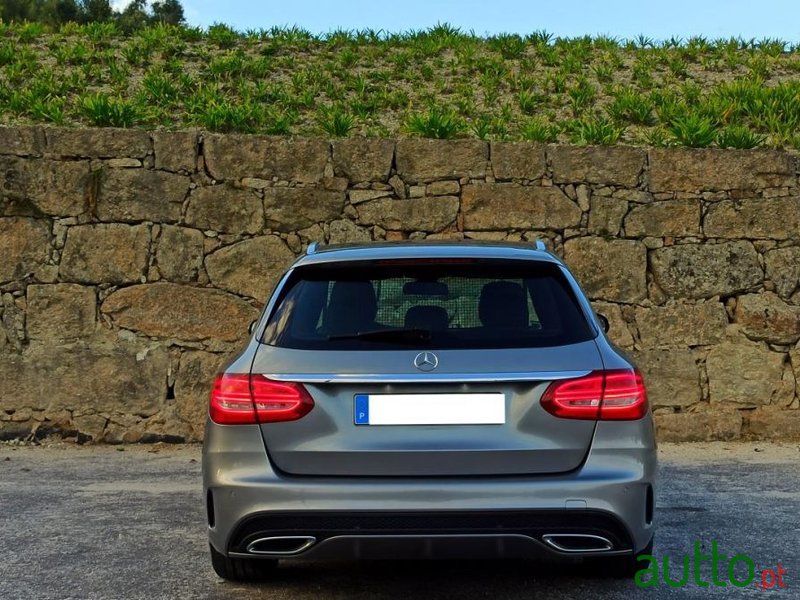 2015' Mercedes-Benz C-200 photo #2