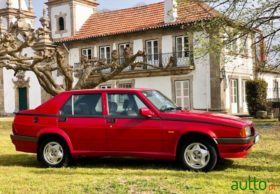 1991' Alfa Romeo 75 photo #2