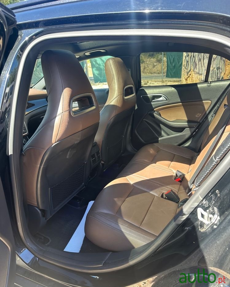 2015' Mercedes-Benz Classe Gla photo #5