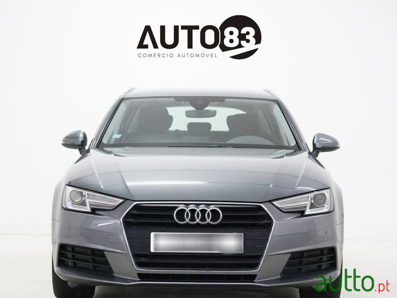 2018' Audi A4 Avant photo #2