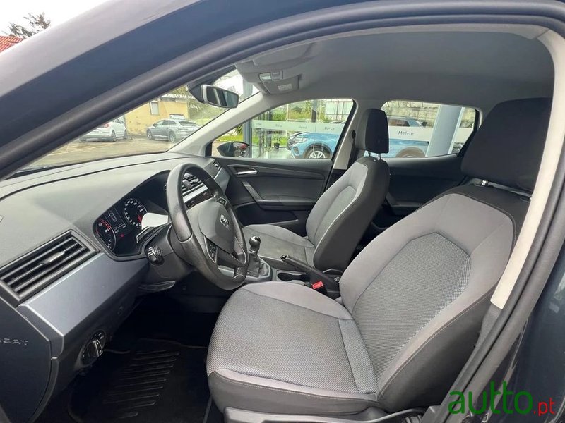 2020' SEAT Arona 1.0 Tsi Style photo #5