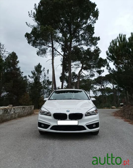 2015' BMW 216 Active Tourer photo #3