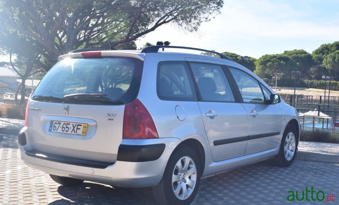 2004' Peugeot 307 Break photo #5