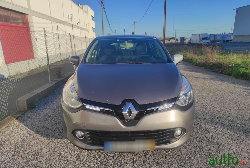 2013' Renault Clio photo #1