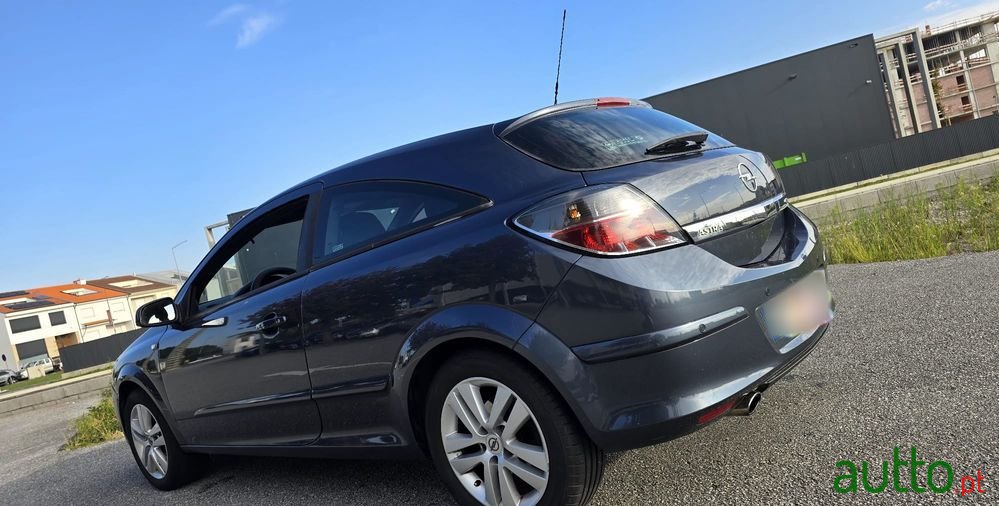 2008' Opel Astra Gtc 1.7 Cdti photo #5