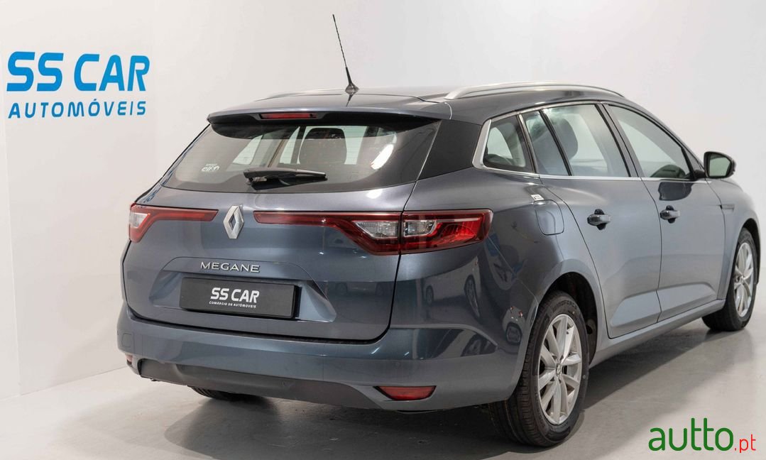 2018' Renault Megane Sport Tourer photo #2