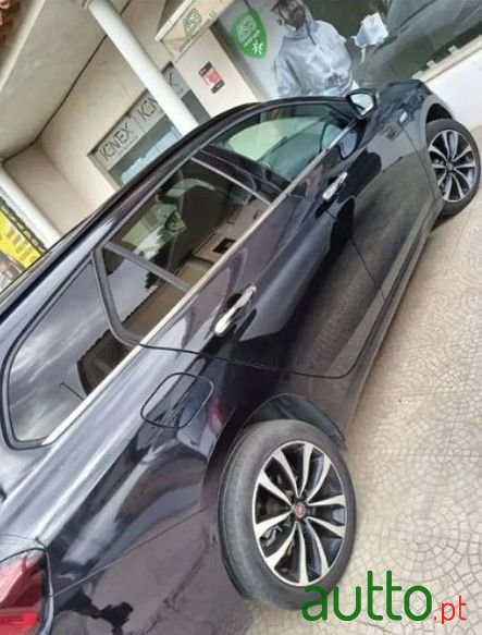 2018' Fiat Tipo Station Wagon photo #2