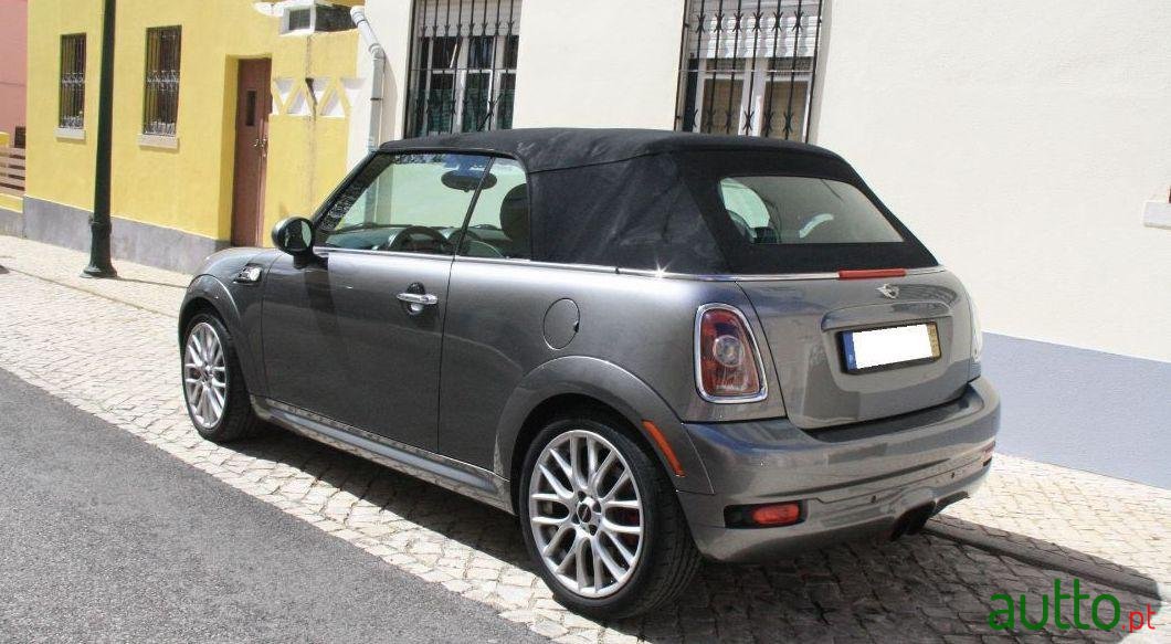 2009' MINI John Cooper Works photo #2